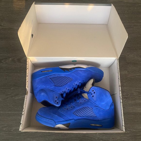 Royal Blue Air Jordan Retro 5 - Picture 3 of 5